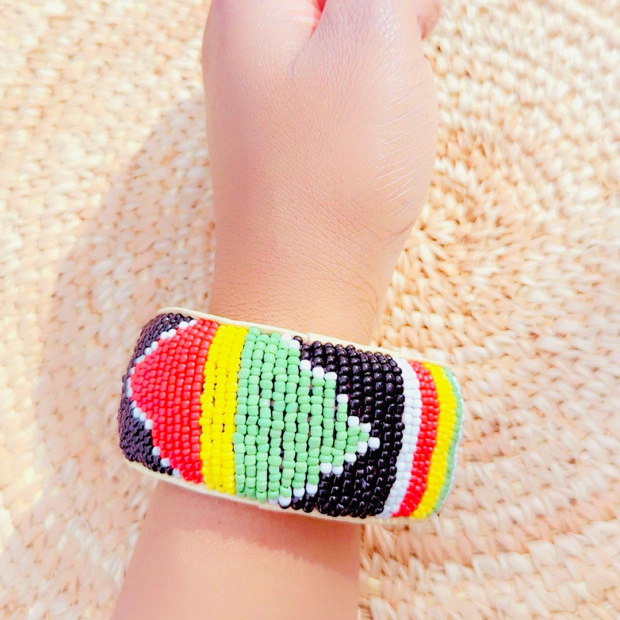 Bracelet artisanal en cuir et perles