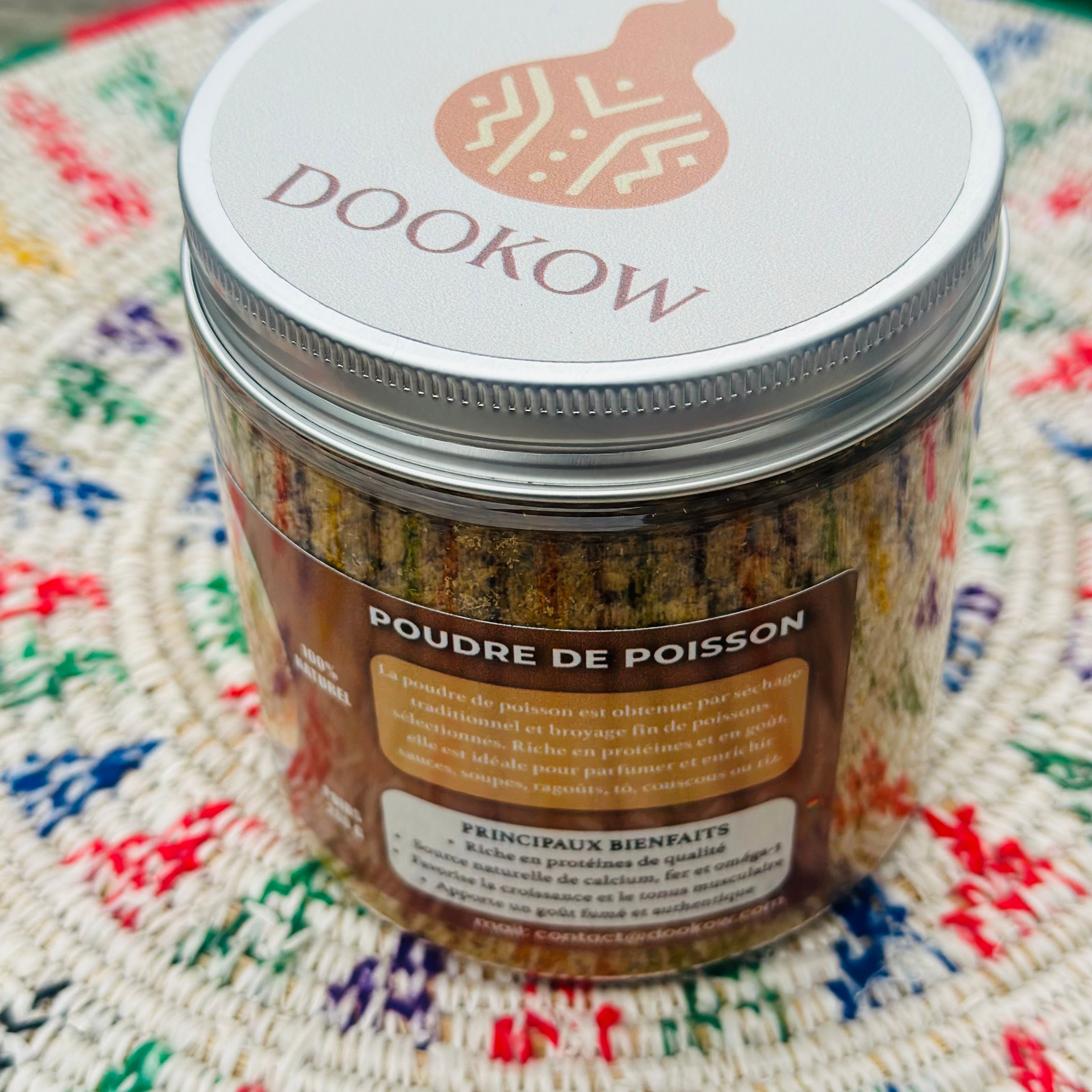 Poudre de poisson Dookow dans un pot transparent, saveur fumée et salée, alternative naturelle aux cubes industriels